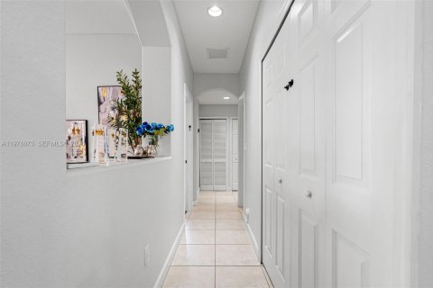 Купить виллу или дом в Катлер-Бей, Флорида 5 спален, 294.31м2, № 2043447 - фото 16