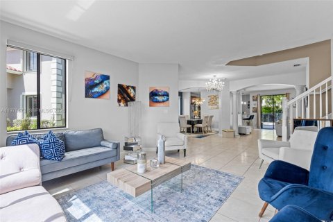 Купить виллу или дом в Катлер-Бей, Флорида 5 спален, 294.31м2, № 2043447 - фото 10