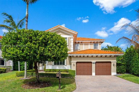 Купить виллу или дом в Катлер-Бей, Флорида 5 спален, 294.31м2, № 2043447 - фото 3