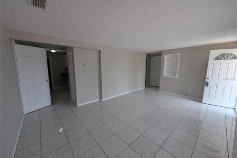 House in Holiday, Florida 4 bedrooms, 124.12 sq.m. № 2208007 - photo 3