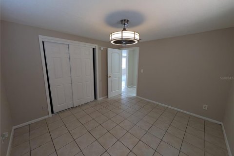 House in Holiday, Florida 4 bedrooms, 124.12 sq.m. № 2208007 - photo 10