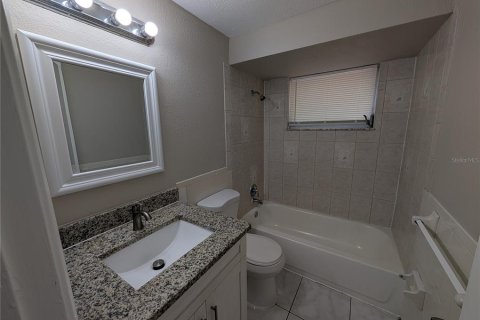 House in Holiday, Florida 4 bedrooms, 124.12 sq.m. № 2208007 - photo 11