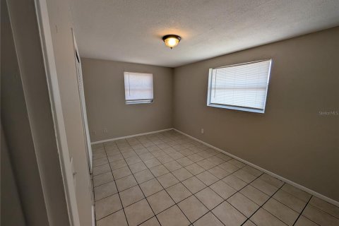 House in Holiday, Florida 4 bedrooms, 124.12 sq.m. № 2208007 - photo 12
