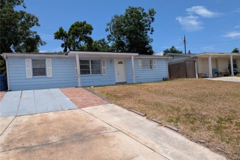House in Holiday, Florida 4 bedrooms, 124.12 sq.m. № 2208007