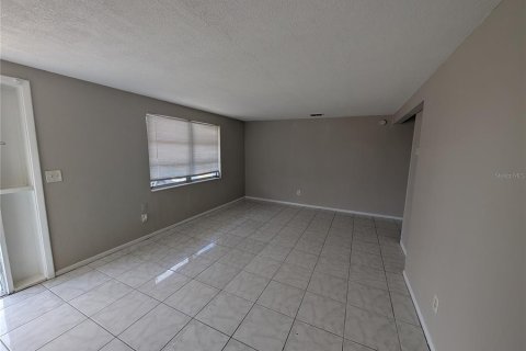House in Holiday, Florida 4 bedrooms, 124.12 sq.m. № 2208007 - photo 2