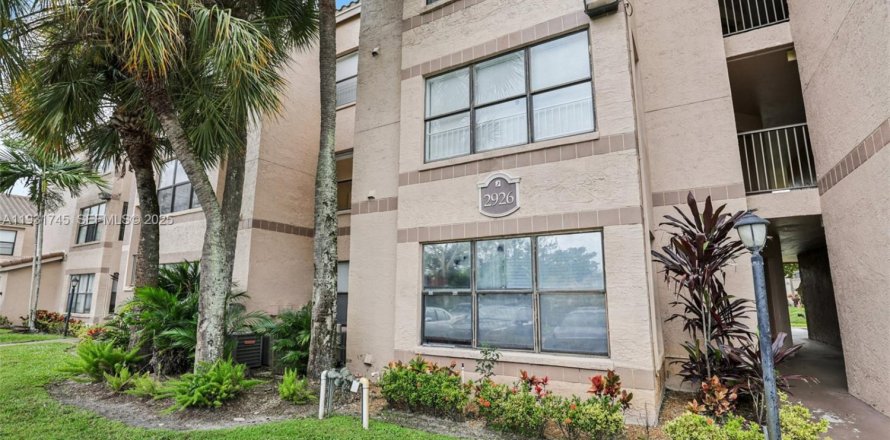 Кондоминиум с 1 спальней в Дейви, Флорида № 1990664