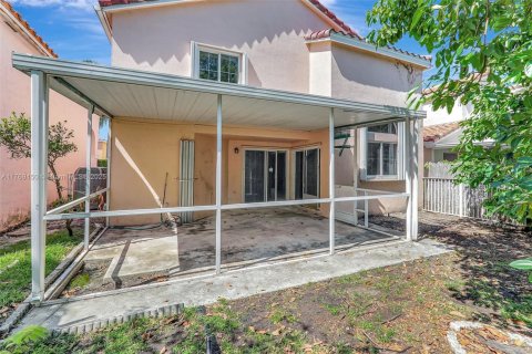 House in Dania Beach, Florida 3 bedrooms, 128.21 sq.m. № 1633938 - photo 20