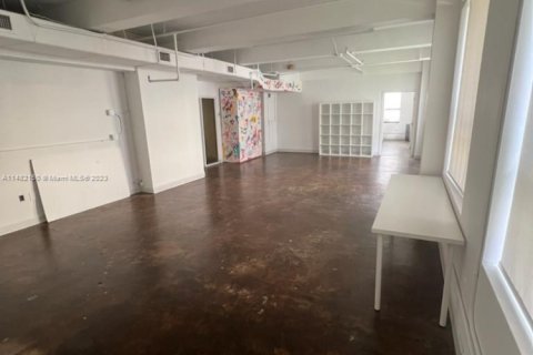 Oficina en alquiler en Miami, Florida № 828036 - foto 1