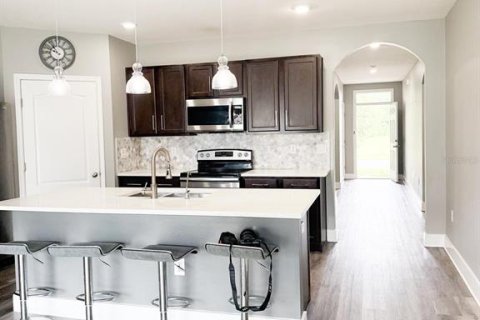 House in Winter Haven, Florida 4 bedrooms, 171.96 sq.m. № 1848081 - photo 2