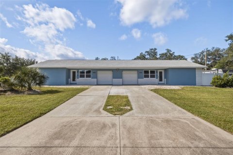 Apartment in Gulfport, Florida 3 bedrooms, 261.43 sq.m. № 2239222