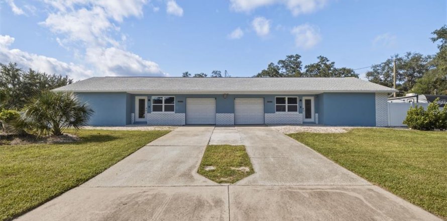 Apartment in Gulfport, Florida 3 bedrooms, 261.43 sq.m. № 2239222