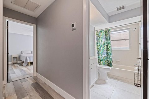 Apartment in Gulfport, Florida 3 bedrooms, 261.43 sq.m. № 2239222 - photo 7
