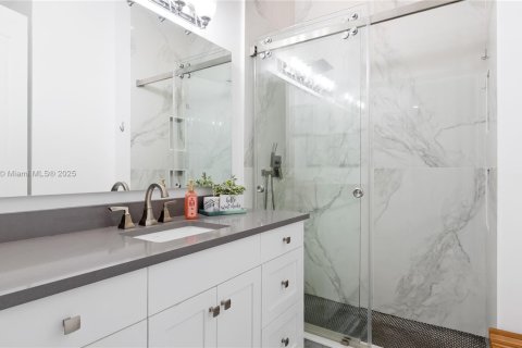 Adosado en venta en Pembroke Pines, Florida, 4 dormitorios, 213.68 m2 № 1933764 - foto 20