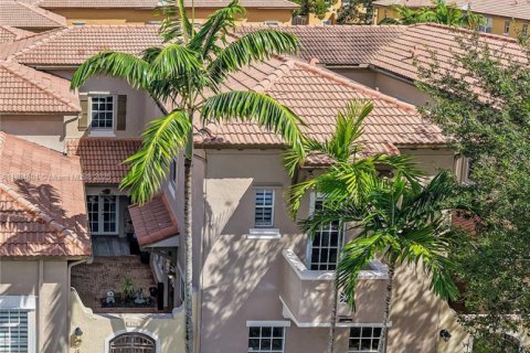 Adosado en venta en Pembroke Pines, Florida, 4 dormitorios, 213.68 m2 № 1933764 - foto 2