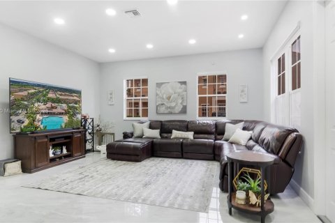 Adosado en venta en Pembroke Pines, Florida, 4 dormitorios, 213.68 m2 № 1933764 - foto 10