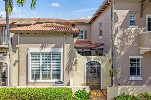 Adosado en venta en Pembroke Pines, Florida, 4 dormitorios, 213.68 m2 № 1933764 - foto 1