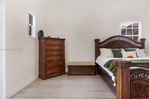 Adosado en venta en Pembroke Pines, Florida, 4 dormitorios, 213.68 m2 № 1933764 - foto 28