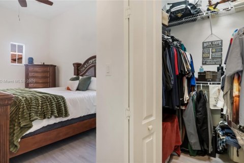 Adosado en venta en Pembroke Pines, Florida, 4 dormitorios, 213.68 m2 № 1933764 - foto 25