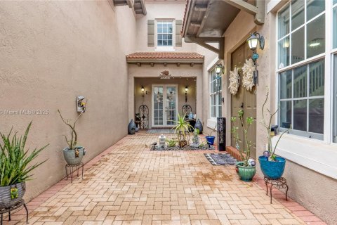 Adosado en venta en Pembroke Pines, Florida, 4 dormitorios, 213.68 m2 № 1933764 - foto 7