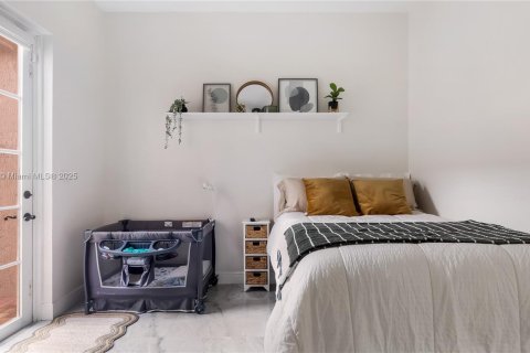 Adosado en venta en Pembroke Pines, Florida, 4 dormitorios, 213.68 m2 № 1933764 - foto 22