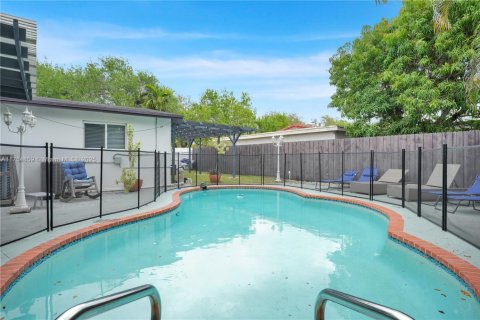 House in North Miami Beach, Florida 4 bedrooms, 200.85 sq.m. № 1860606 - photo 26