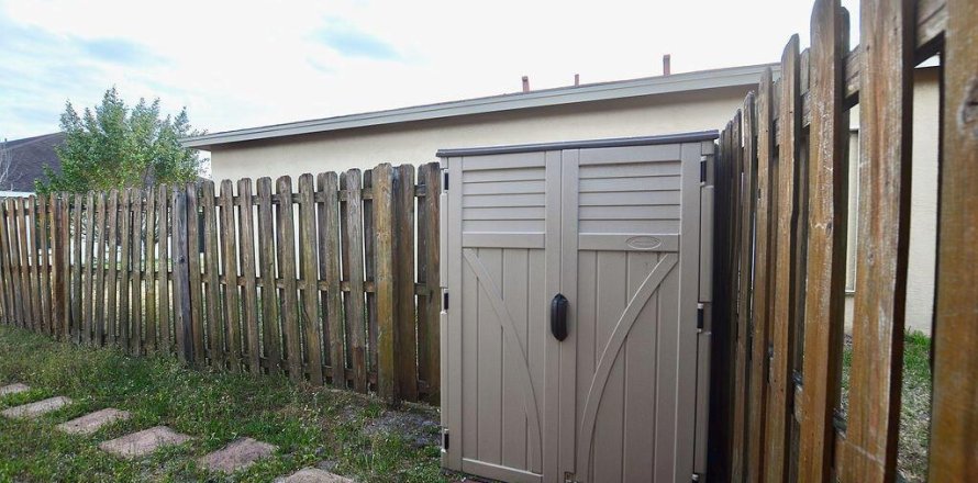 House in Fort Pierce, Florida 4 bedrooms, 125.7 sq.m. № 1146132