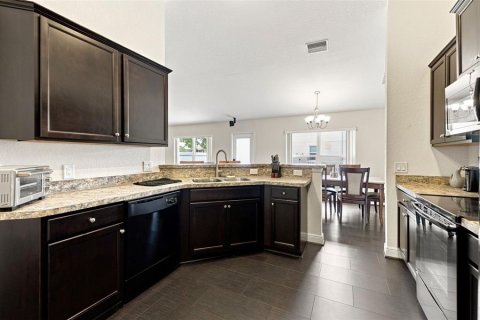 House in Brooksville, Florida 4 bedrooms, 163.69 sq.m. № 2222681 - photo 25
