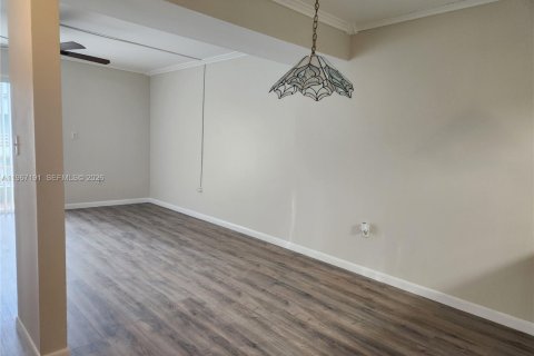 Copropriété à louer à Miami, Floride: 2 chambres, 140.47 m2 № 2028478 - photo 12