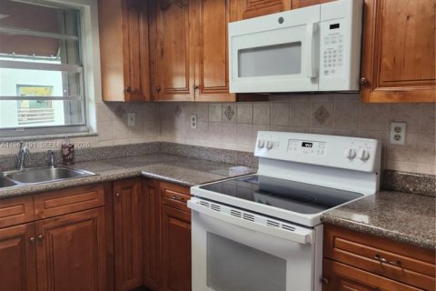 Copropriété à louer à Miami, Floride: 2 chambres, 140.47 m2 № 2028478 - photo 10