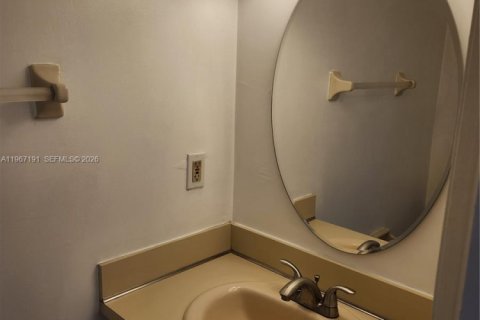 Copropriété à louer à Miami, Floride: 2 chambres, 140.47 m2 № 2028478 - photo 9