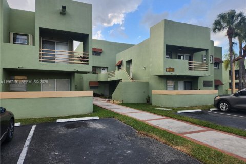Copropriété à louer à Miami, Floride: 2 chambres, 140.47 m2 № 2028478 - photo 4