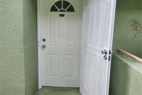 Copropriété à louer à Miami, Floride: 2 chambres, 140.47 m2 № 2028478 - photo 6