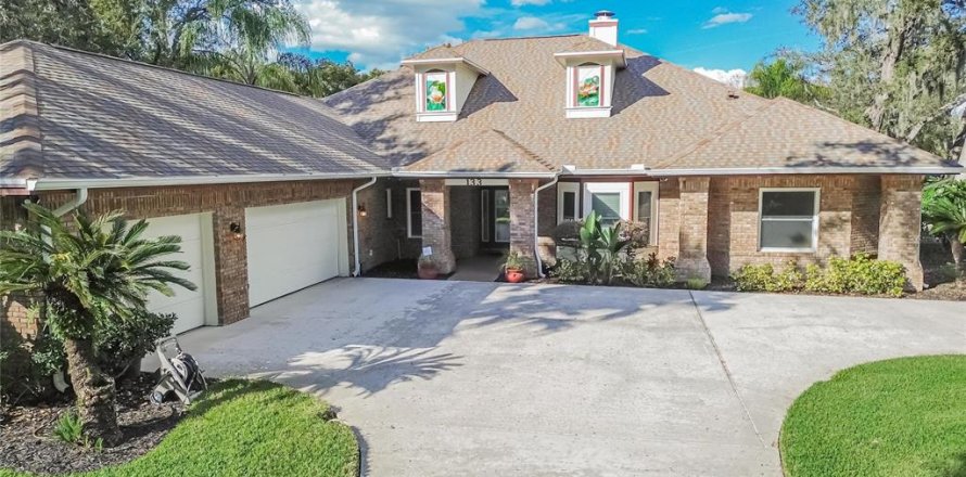 Casa en Brandon, Florida 4 dormitorios, 329.15 m2 № 2201873
