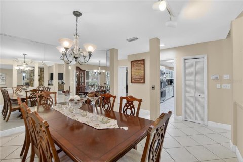 Casa en venta en Brandon, Florida, 4 dormitorios, 329.15 m2 № 2201873 - foto 12