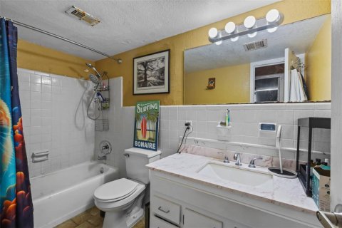 Condo in Saint Petersburg, Florida, 1 bedroom  № 1915560 - photo 9