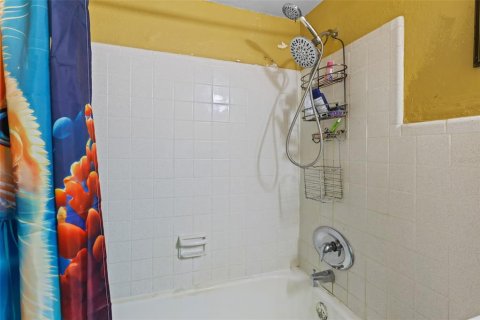 Condo in Saint Petersburg, Florida, 1 bedroom  № 1915560 - photo 7