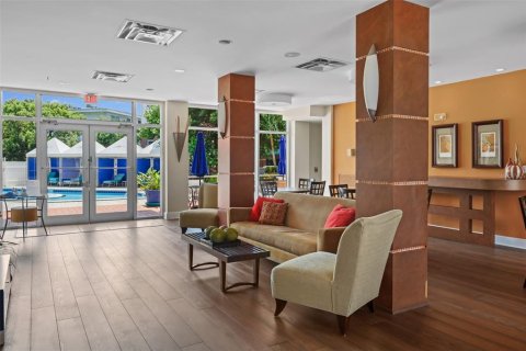 Condo in Saint Petersburg, Florida, 1 bedroom  № 1915560 - photo 14