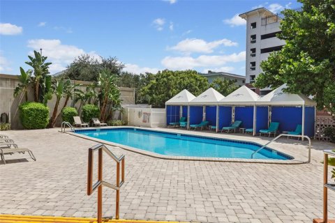 Condo in Saint Petersburg, Florida, 1 bedroom  № 1915560 - photo 20