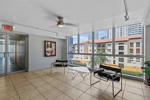 Condo in Saint Petersburg, Florida, 1 bedroom  № 1915560 - photo 13