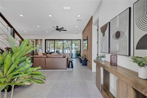 House in Sarasota, Florida 5 bedrooms, 280.75 sq.m. № 2206752 - photo 6