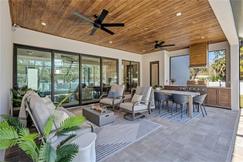 House in Sarasota, Florida 5 bedrooms, 280.75 sq.m. № 2206752 - photo 28