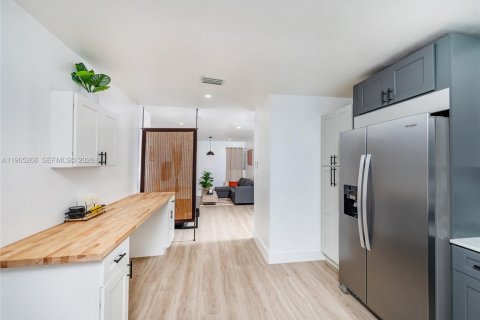 Villa ou maison à louer à Miami, Floride: 3 chambres № 2026923 - photo 9