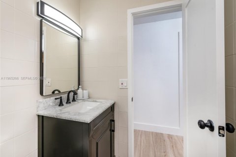 Villa ou maison à louer à Miami, Floride: 3 chambres № 2026923 - photo 12