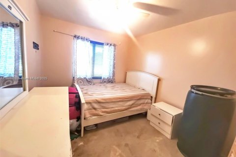 House in North Lauderdale, Florida 3 bedrooms, 128.58 sq.m. № 1794679 - photo 9