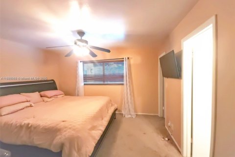 House in North Lauderdale, Florida 3 bedrooms, 128.58 sq.m. № 1794679 - photo 8