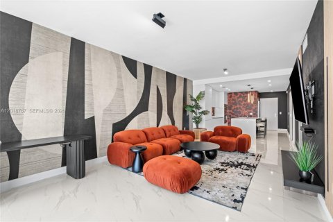 Condo in Miami, Florida, 2 bedrooms № 2253147 - photo 4