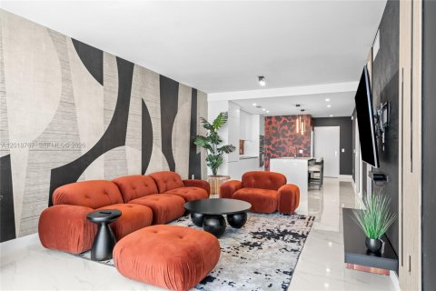 Condo in Miami, Florida, 2 bedrooms № 2253147 - photo 6