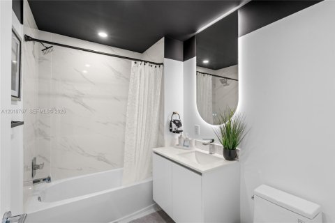 Condo in Miami, Florida, 2 bedrooms № 2253147 - photo 17