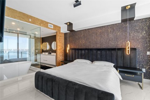 Condo in Miami, Florida, 2 bedrooms № 2253147 - photo 8
