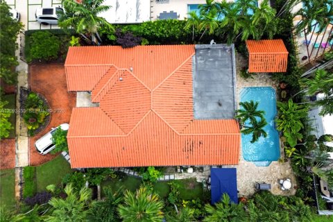 Casa en venta en Miami, Florida, 3 dormitorios, 176.7 m2 № 2381574 - foto 25